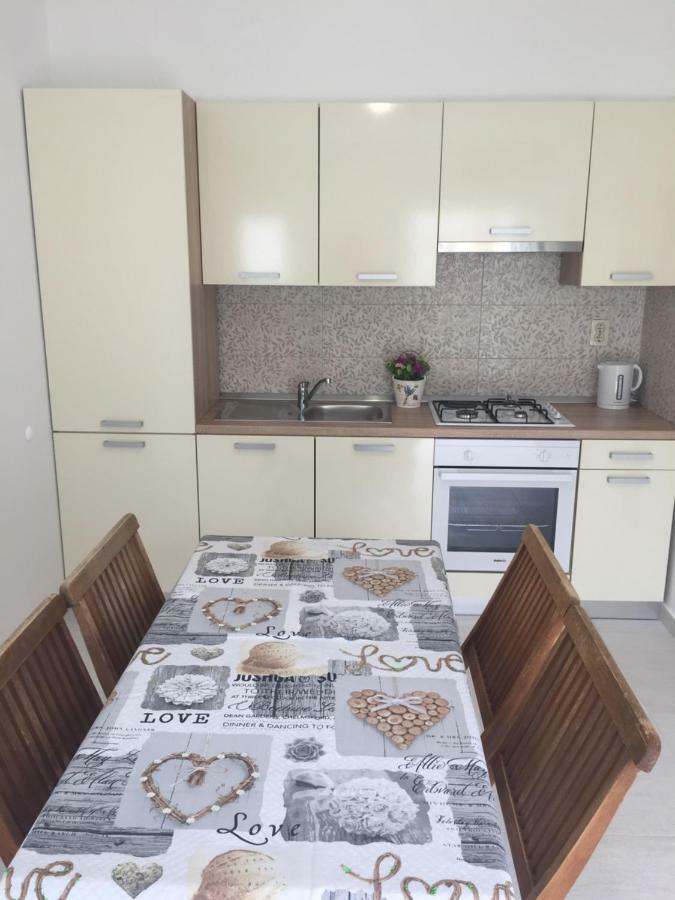 Apartmani Roko Drvenik  Bagian luar foto